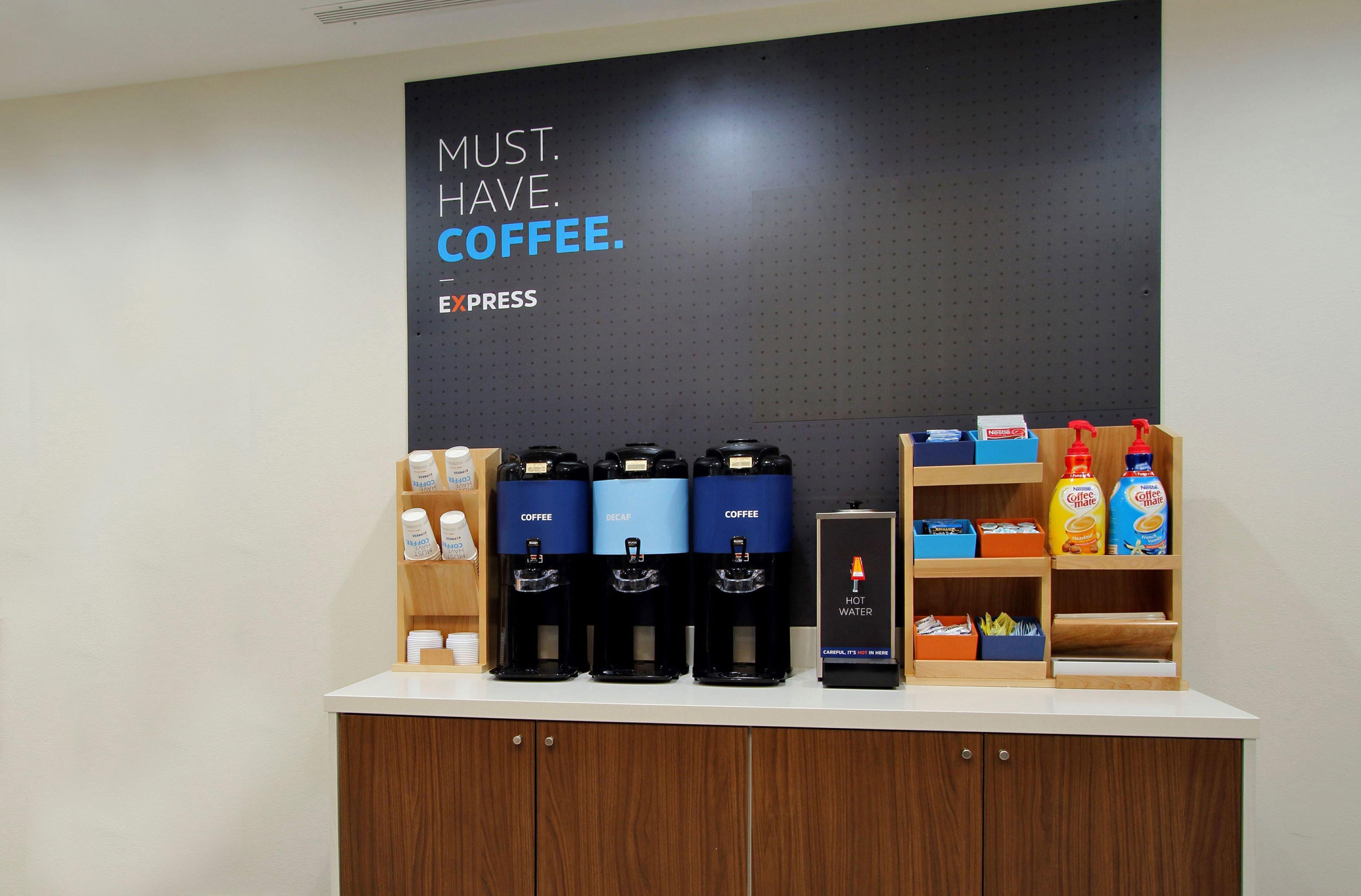 Holiday Inn Express Hotel & Suites Greensboro - Airport Area By Ihg Exteriör bild