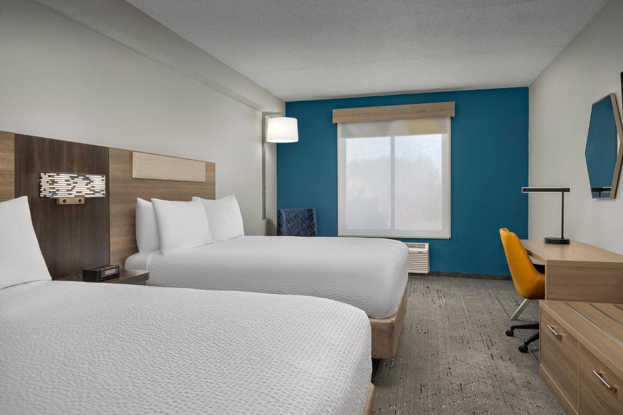 Holiday Inn Express Hotel & Suites Greensboro - Airport Area By Ihg Exteriör bild