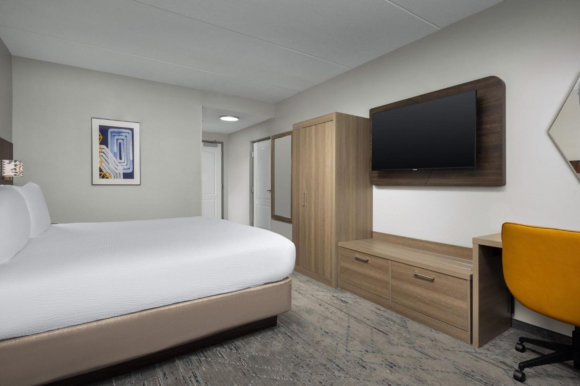 Holiday Inn Express Hotel & Suites Greensboro - Airport Area By Ihg Exteriör bild