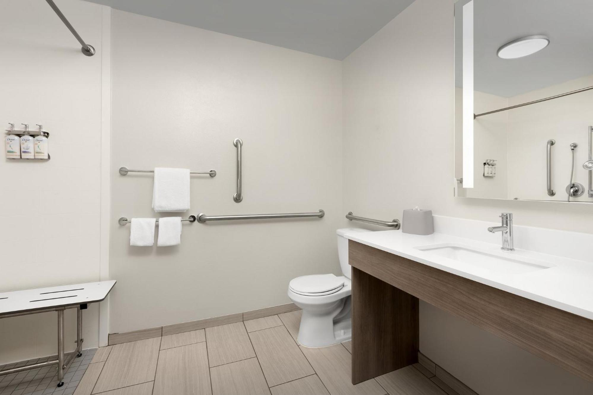 Holiday Inn Express Hotel & Suites Greensboro - Airport Area By Ihg Exteriör bild