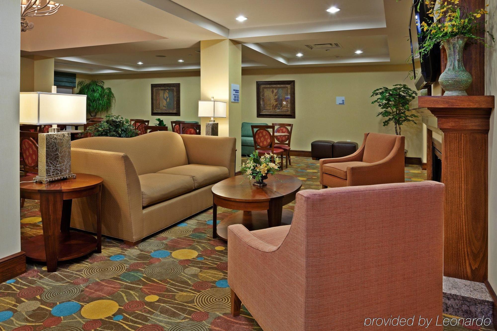 Holiday Inn Express Hotel & Suites Greensboro - Airport Area By Ihg Exteriör bild