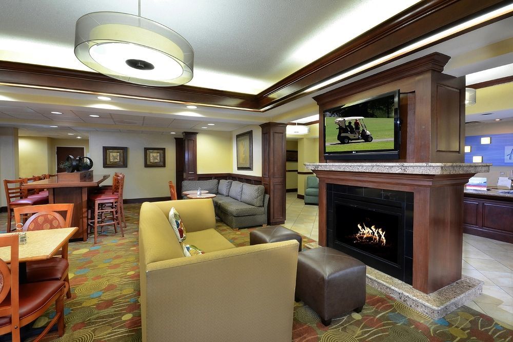 Holiday Inn Express Hotel & Suites Greensboro - Airport Area By Ihg Exteriör bild
